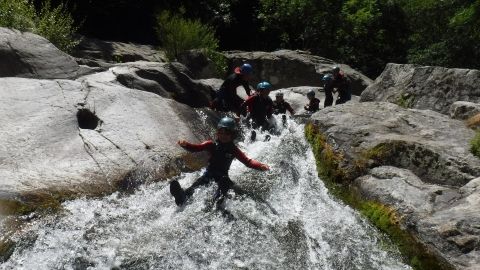Canyoning en famille en Ardèche Basse Besorgues