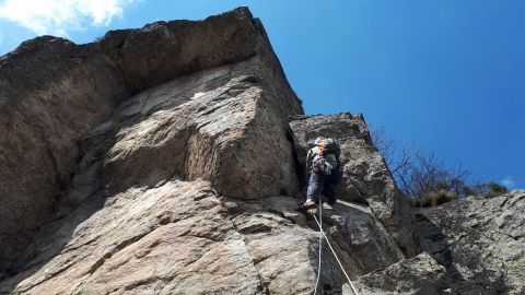 Escalade Grande Voie Terrain d'Aventure en Ardèche Rocher du Rouyon