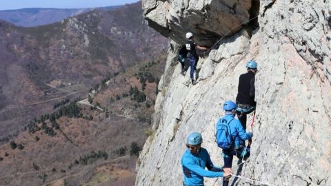 Via corda Rocher de l'Aigle en Ardèche