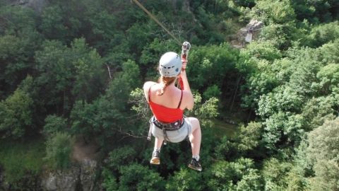 Via ferrata du Pont du Diable en Ardèche avec tyrolienne de 90 m